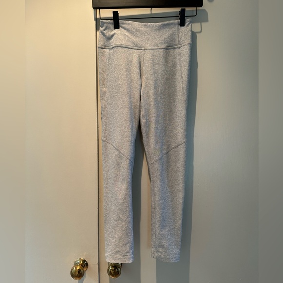 Outdoor Voices 3/4 Warmup Leggings - Picture 3 of 5